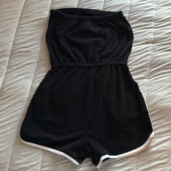 Terry Cloth romper. - Picture 3 of 4